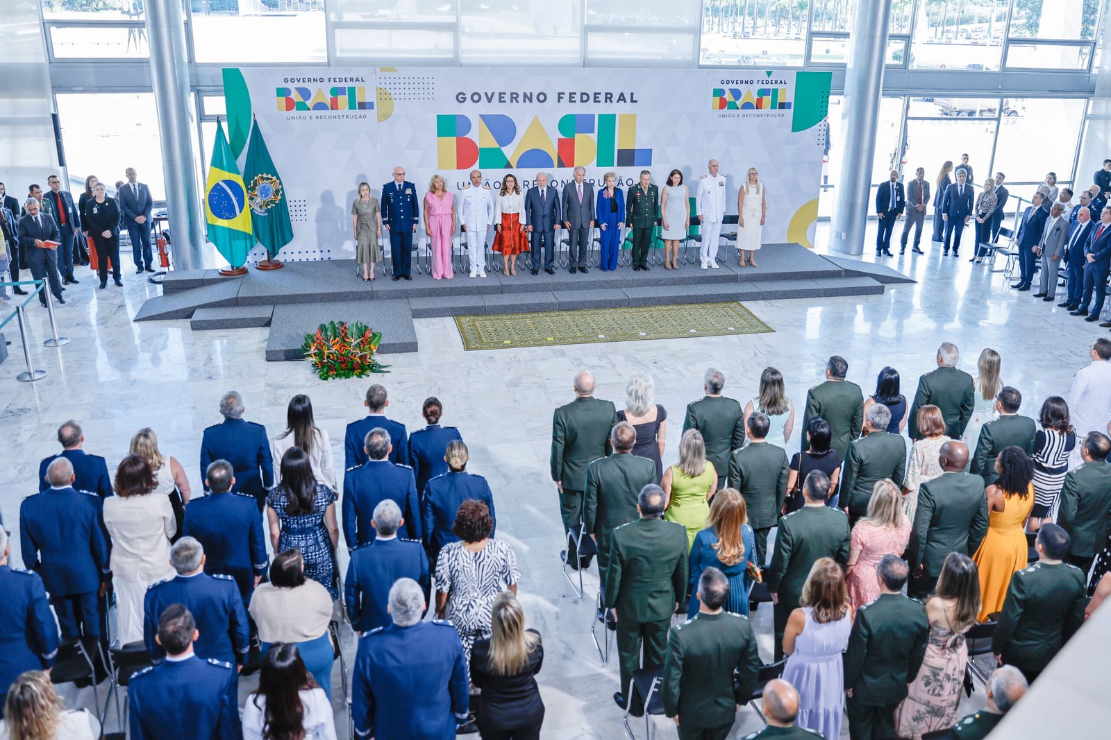PEC de Corte de Gastos: Medidas insuficientes frente aos privilégios do funcionalismo público