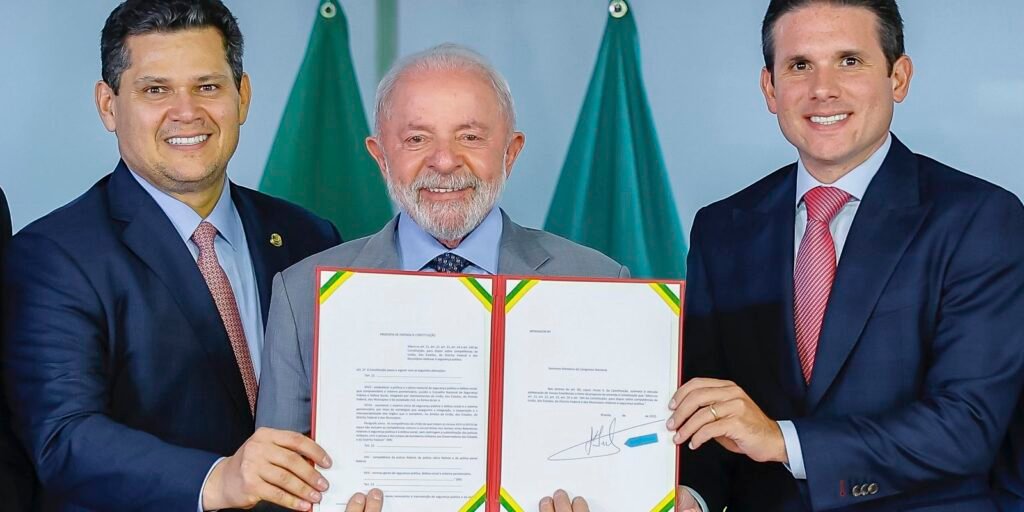 lula-entrega-pec-da-seguranca-publica-para-tramitacao-no-congresso