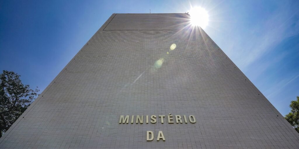 coaf-alerta-para-golpistas-se-passando-por-servidores-do-orgao