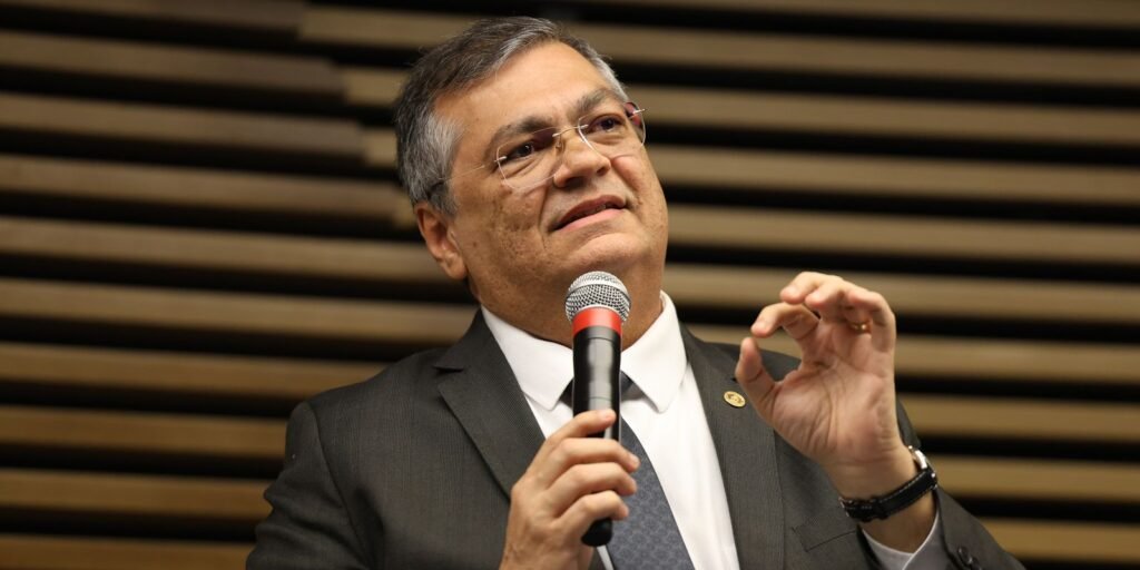 dino-da-48-horas-para-lider-do-pl-explicar-acordo-sobre-emendas