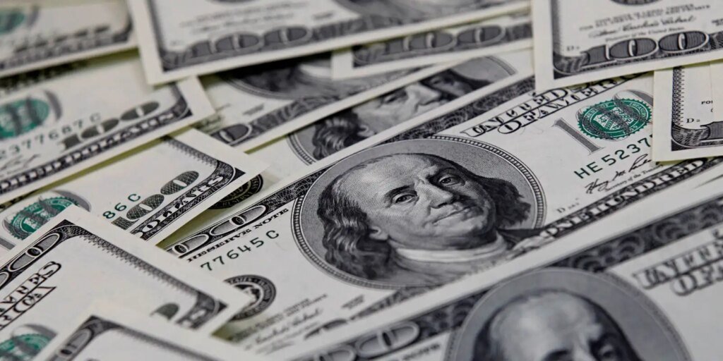 dolar-cai-pela-oitava-vez-seguida-e-fecha-a-r$-5,63