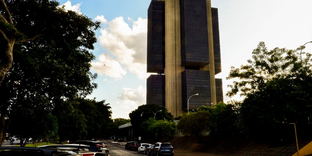 banco-central-autoriza-financeiras-a-emitir-lci