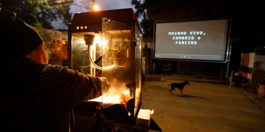 moradores-da-favela-do-moinho-interrompem-com-fogo-passagem-de-trens