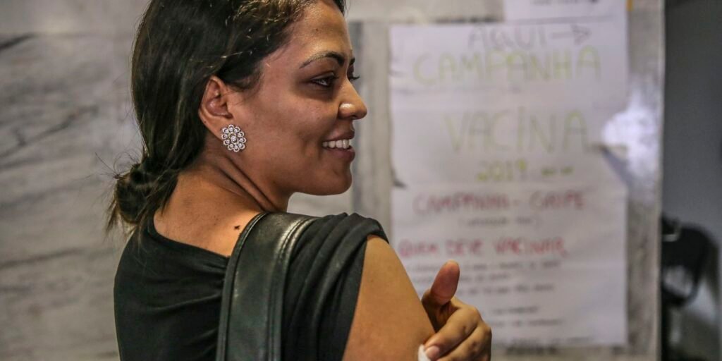 df-amplia-vacinacao-contra-gripe-para-populacao-acima-de-6-meses