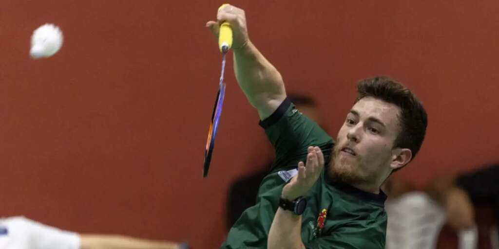 vitor-tavares-e-ouro-em-torneio-internacional-de-badminton-no-bahrein