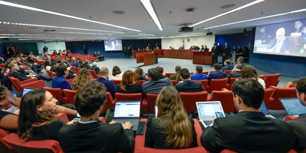 golpe:-maioria-da-primeira-turma-do-stf-torna-reus-mais-dez-acusados