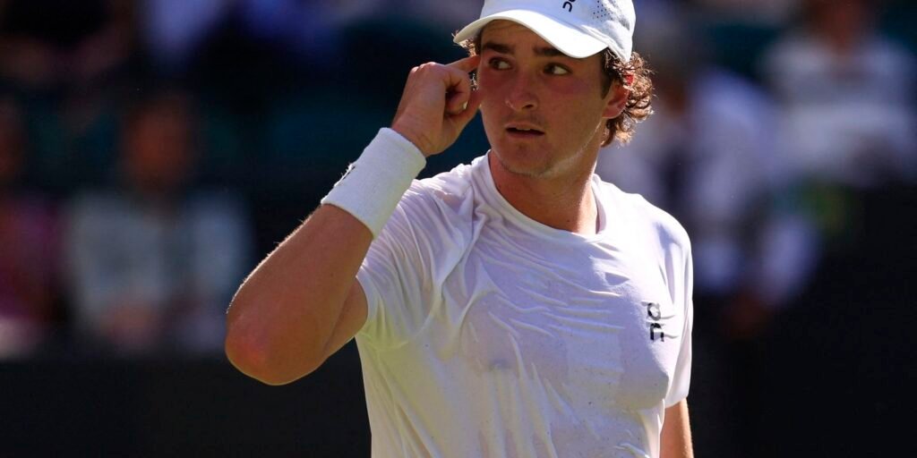 bia-haddad-e-joao-fonseca-estreiam-bem-e-vao-a-2a-rodada-de-wimbledon