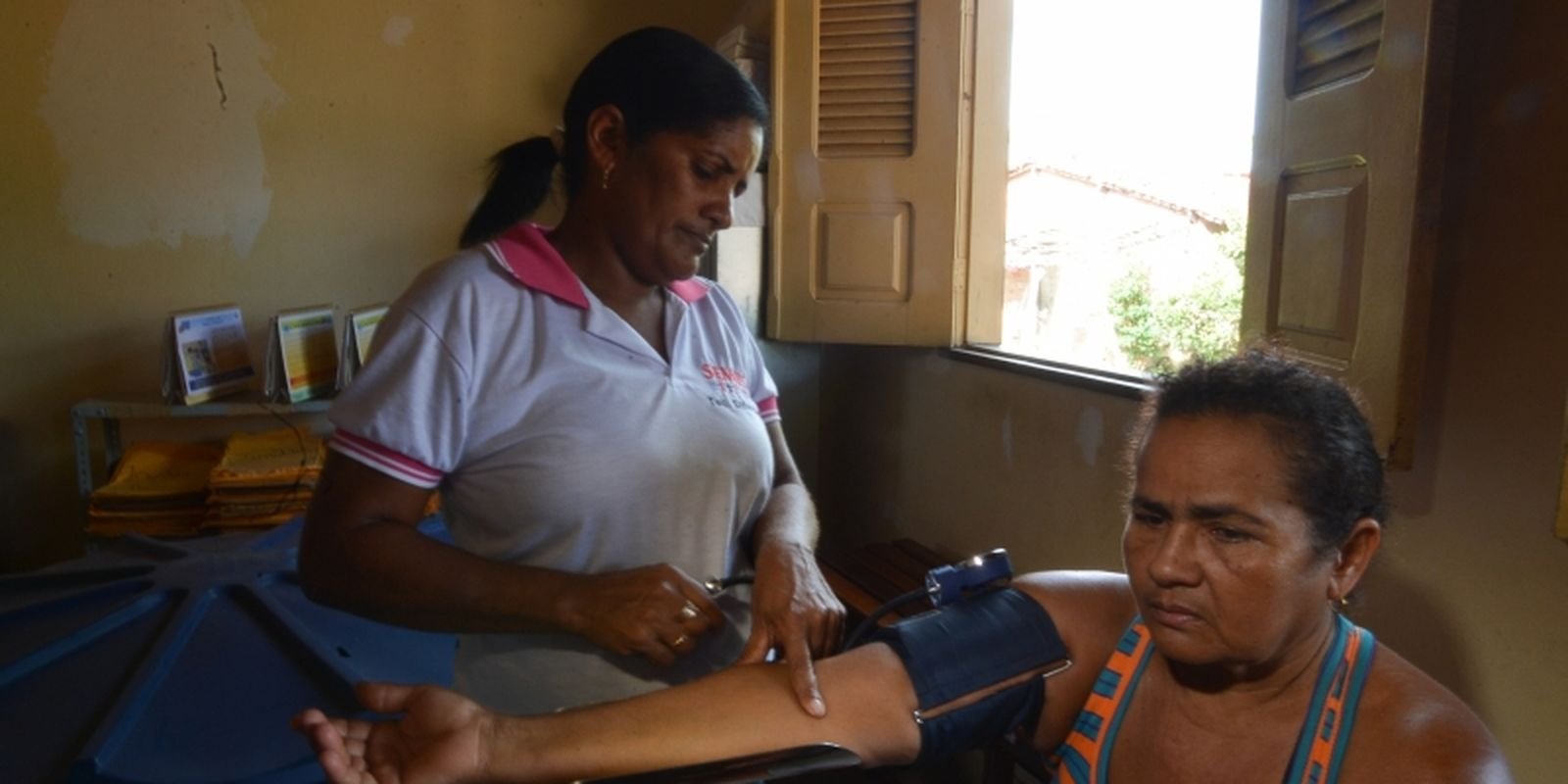 um-terco-dos-medicos-deixou-atencao-primaria-a-saude-entre-2022-e-2024