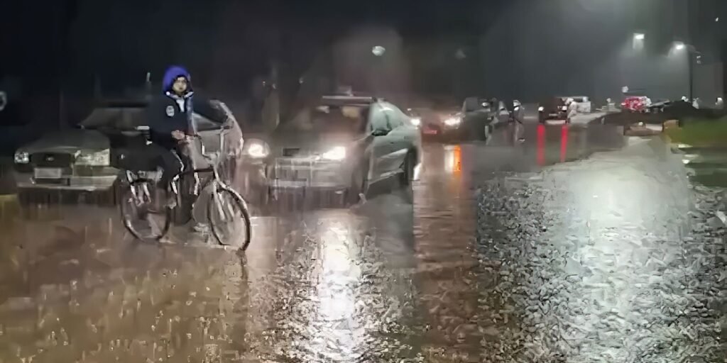chuva-acima-do-esperado-alaga-ruas-e-causa-transtornos-em-canoas