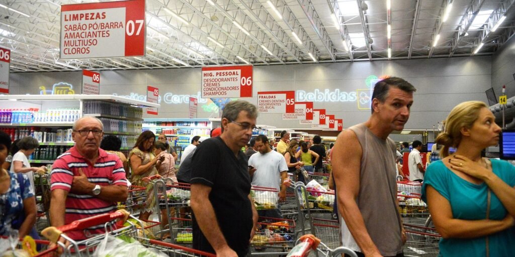 intencao-de-consumo-das-familias-registra-alta-de-0,5%-em-junho