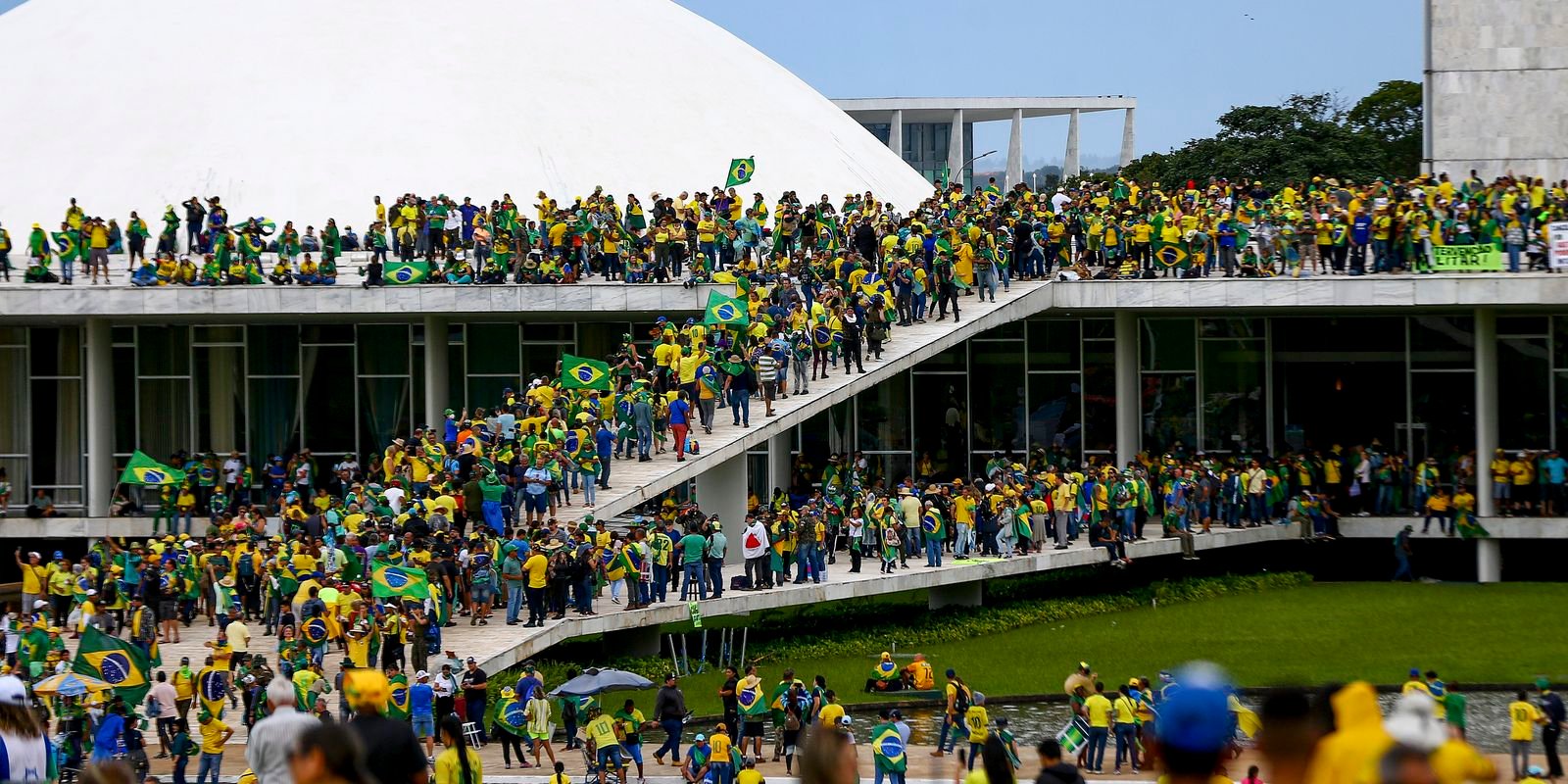 stf-condena-reu-que-furtou-bola-autografada-por-neymar-no-8/1