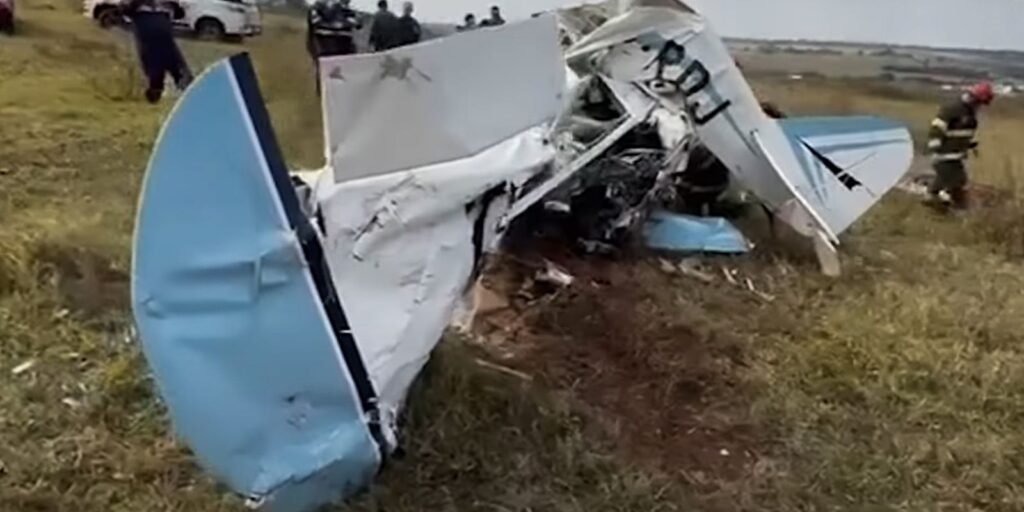 queda-de-aviao-deixa-dois-mortos-no-interior-de-sp