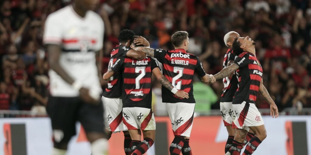 flamengo-vence-sao-paulo-por-2-a-0-no-retorno-do-brasileiro