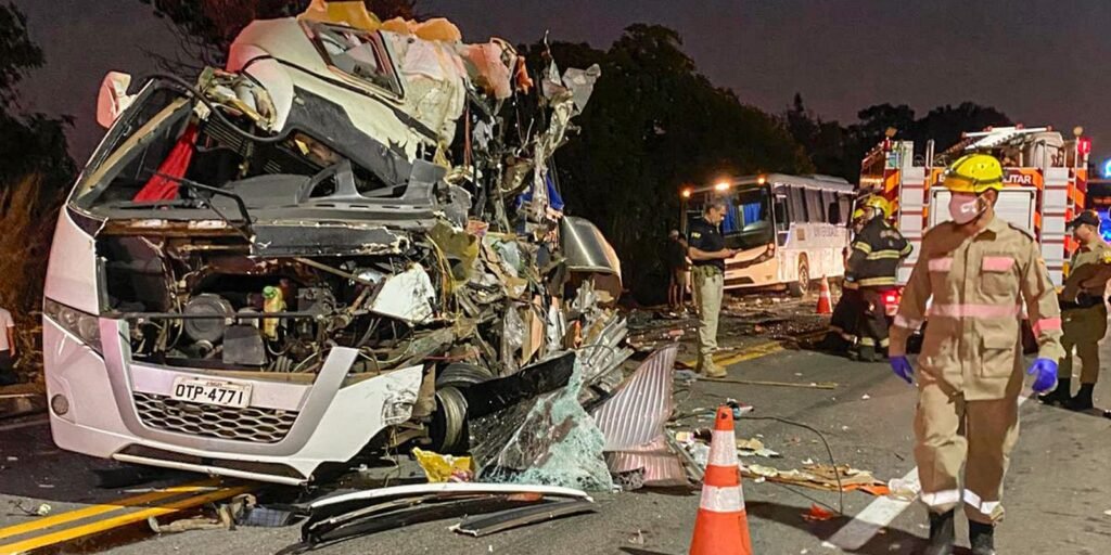 lula-se-reune-com-estudantes-vitimas-de-acidente-na-br-153