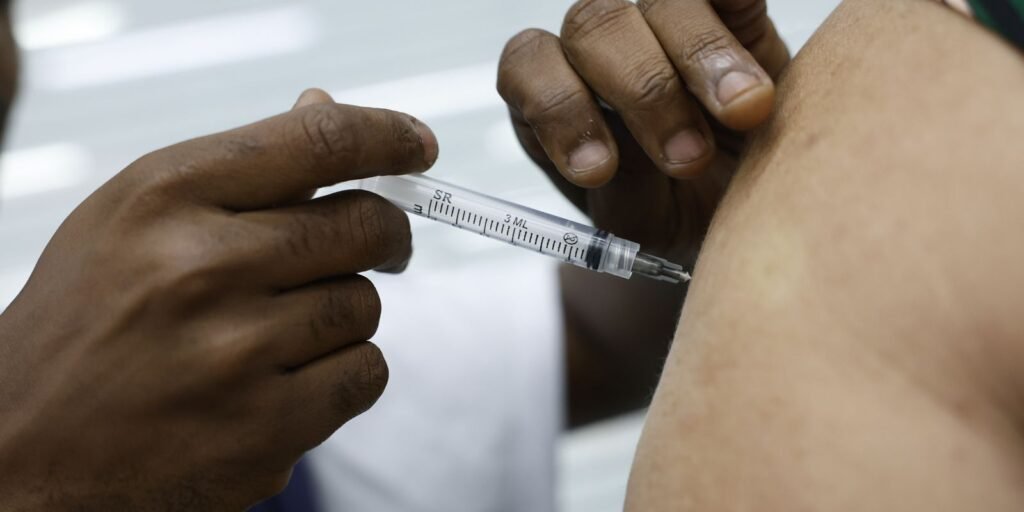 casos-de-sindrome-respiratoria-aguda-grave-caem-no-pais,-diz-fiocruz