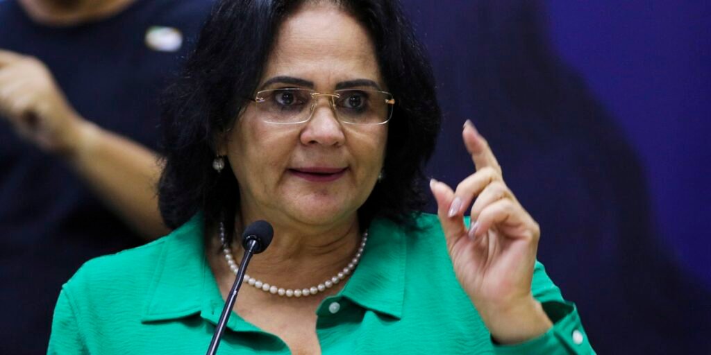 pf-e-cgu-apuram-irregularidades-em-antiga-pasta-de-damares-alves