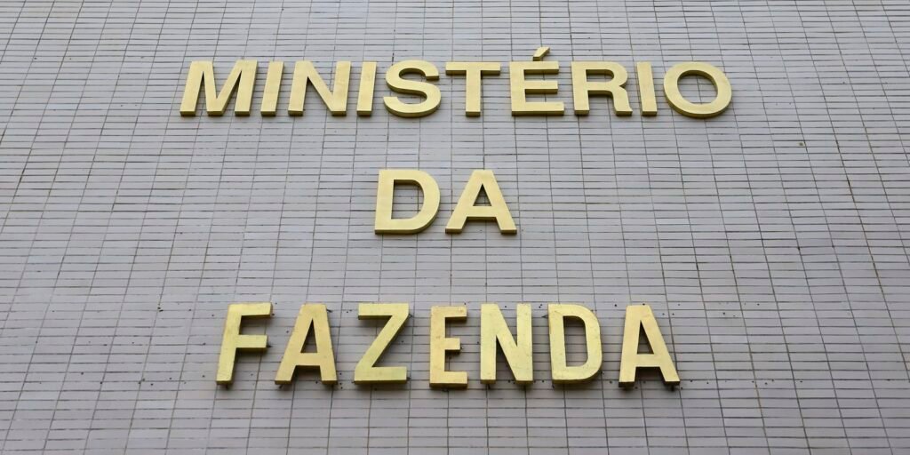 cmn-ajusta-regulamentacao-de-credito-a-empresas-afetadas-por-tarifaco