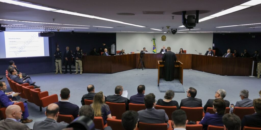 confira-principais-defesas-feitas-no-2o-dia-do-julgamento-de-bolsonaro