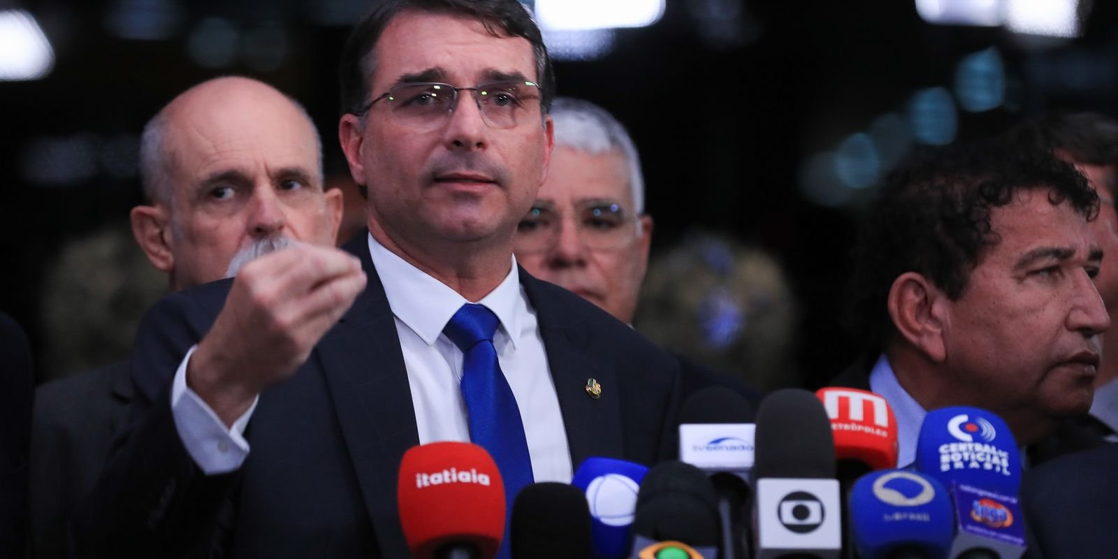 senador-flavio-ataca-moraes-apos-voto-para-condenar-bolsonaro
