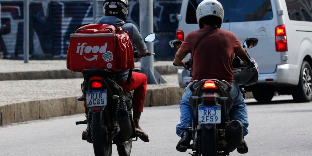 camara-aprova-urgencia-para-votar-vale-refeicao-para-entregadores