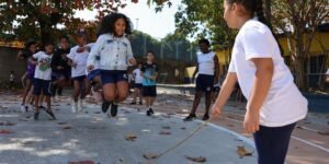 sem-celulares,-desempenho-escolar-e-socializacao-melhoram-no-rio