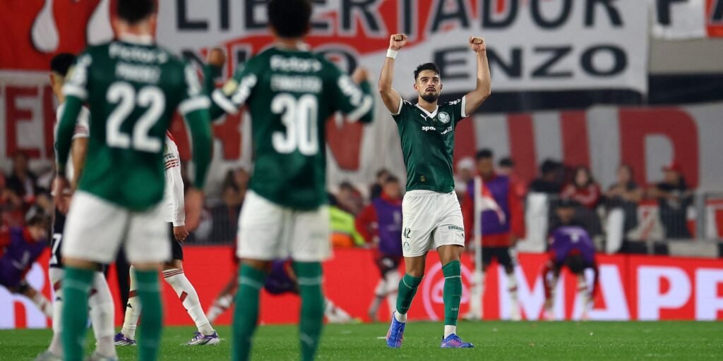 palmeiras-supera-pressao-e-derrota-river-no-monumental-de-nunez