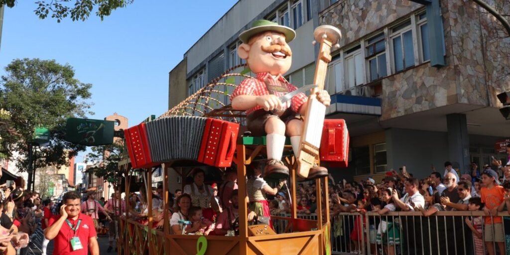 40o-edicao-da-oktoberfest-comeca-hoje-em-blumenau-(sc)