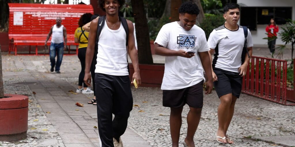 enem:-aplicativo-do-mec-traz-simulados-e-correcao-da-prova-de-redacao