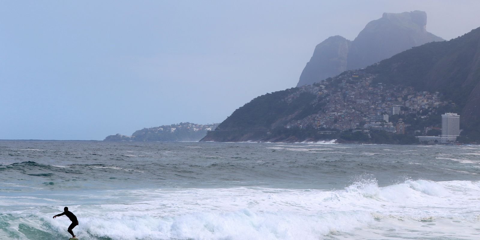 fim-de-semana-no-rio-tera-mar-de-ressaca-e-frente-fria