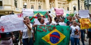 moradores-do-rio-protestam-contra-mortes-na-operacao-contencao