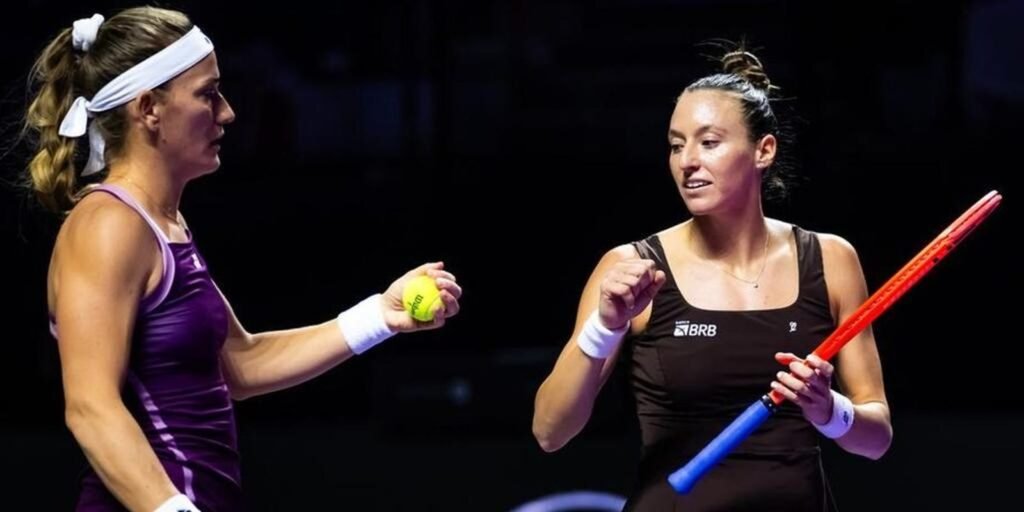 stefani-e-babos-perdem-na-decisao-e-ficam-com-o-vice-no-wta-finals