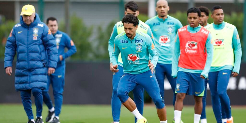 com-equipe-completa,-ancelotti-comanda-atividade-em-londres