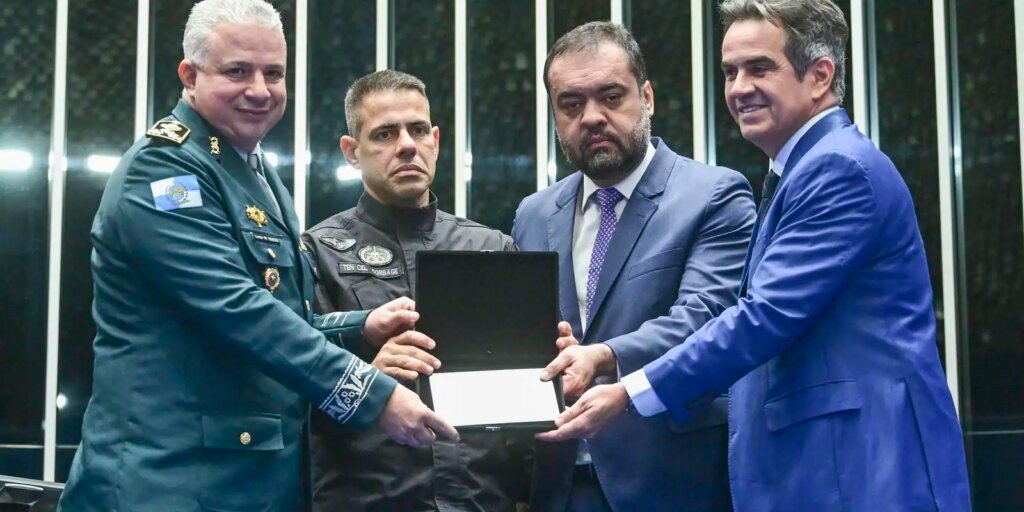 congresso-homenageia-policiais-mortos-durante-a-operacao-contencao