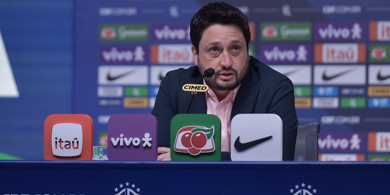 arthur-elias-convocacao-selecao-para-ultimos-amistoso-do-ano-na-europa