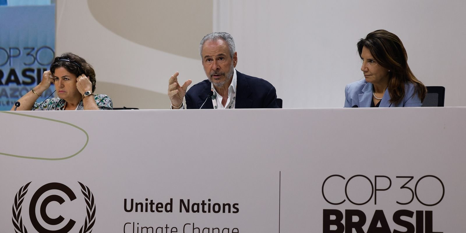 cop30-ja-fechou-compromissos-e-negociacoes-continuam-nesta-terca-feira