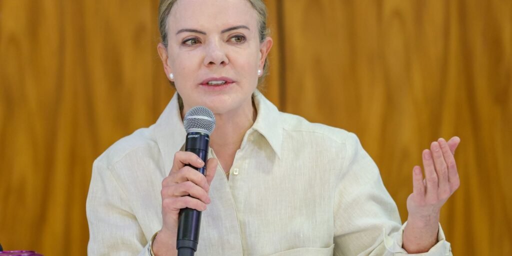 “perde-o-brasil”,-diz-gleisi-sobre-derrubada-de-vetos-do-licenciamento