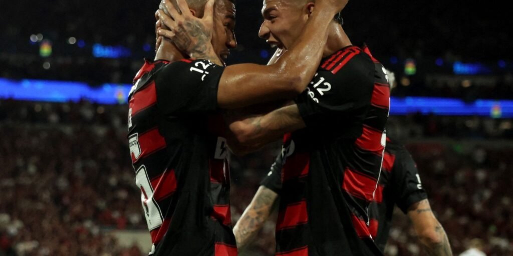 flamengo-derrota-ceara-e-coroa-ano-magico-com-titulo-brasileiro