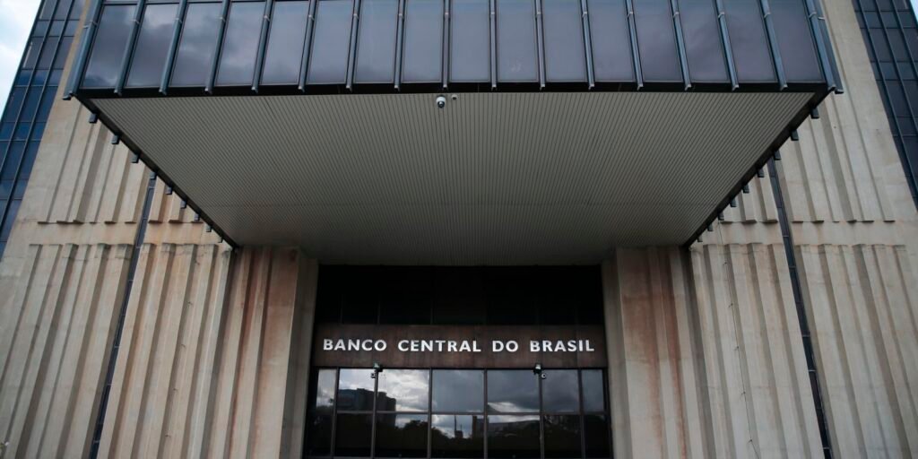 mercado-financeiro-eleva-projecao-do-pib-para-2,25%-em-2025