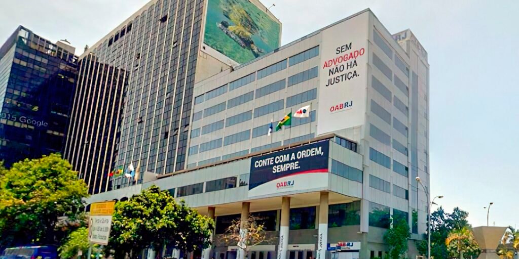 alerj-aprova-dispensa-de-terno-e-gravata-no-verao-em-audiencia-publica