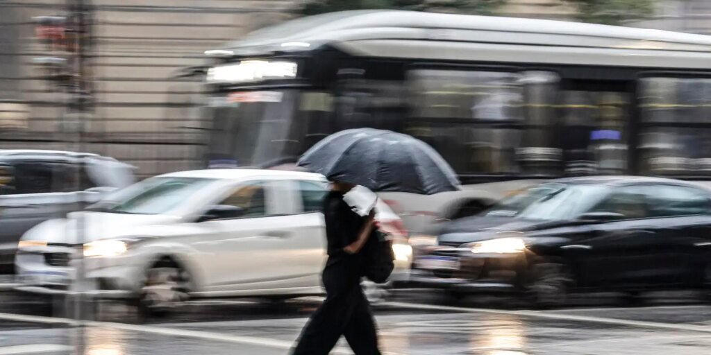 inmet-emite-alerta-para-o-rs-de-ventos-de-ate-100-km/h-e-tempestade