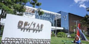 bolsonaro-recebe-alta-hospitalar-e-volta-a-cumprir-pena-na-pf