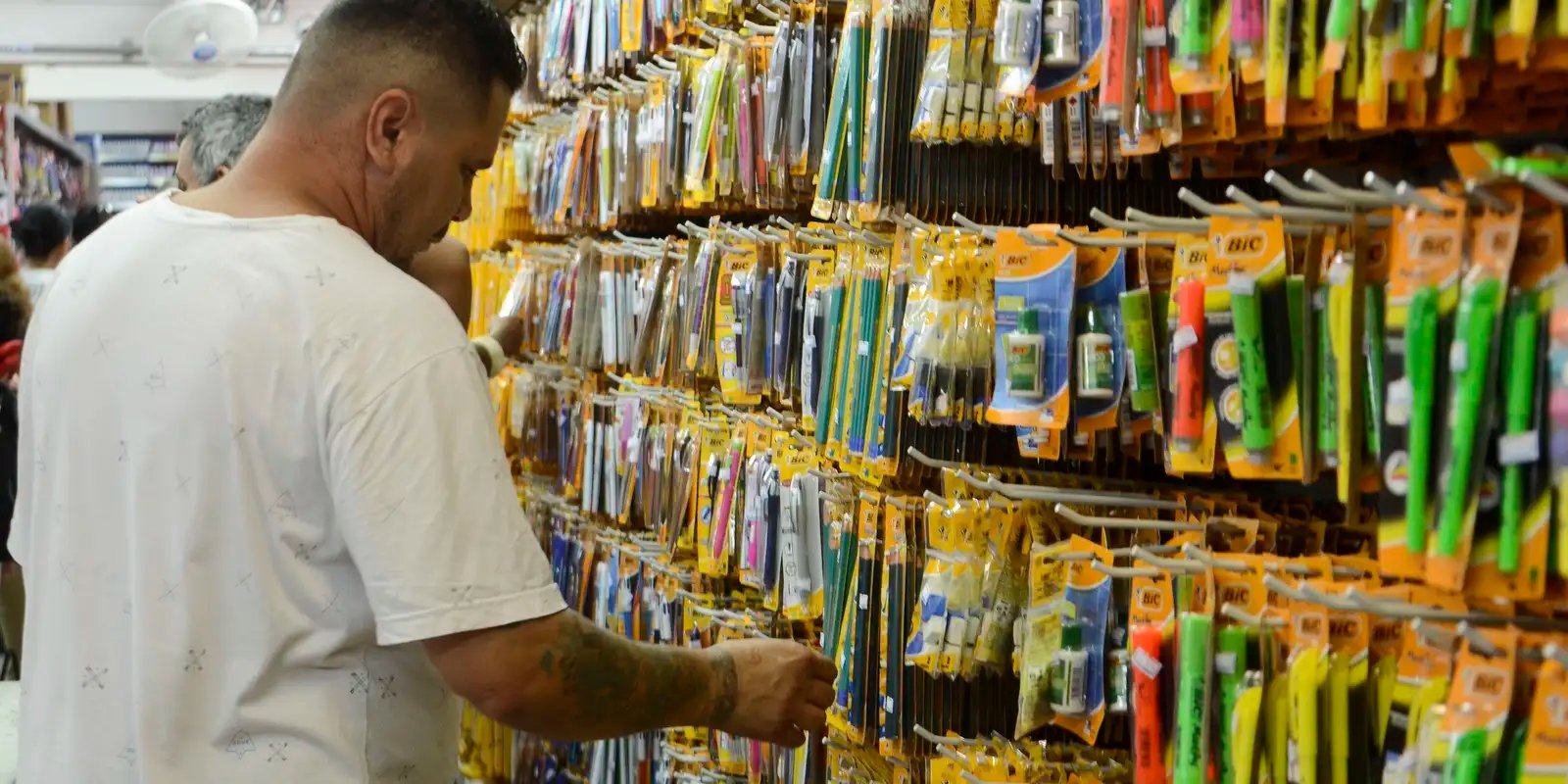preco-de-material-escolar-pode-variar-ate-276%-nas-papelarias-de-sp