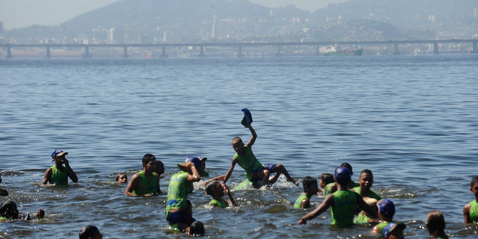 bombeiros-do-rj-abrem-5-mil-vagas-para-o-projeto-botinho-2026