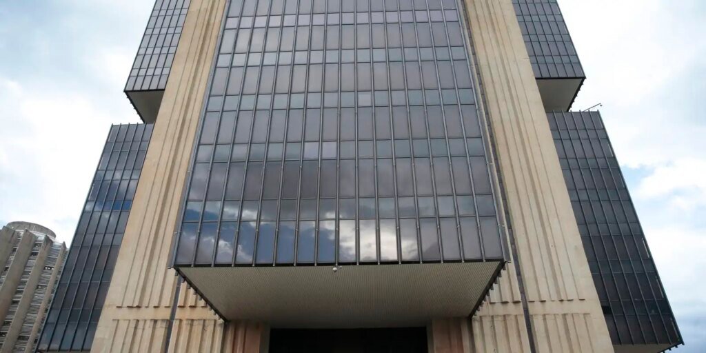 mercado-financeiro-reduz-para-4,02%-projecao-de-inflacao-para-2026