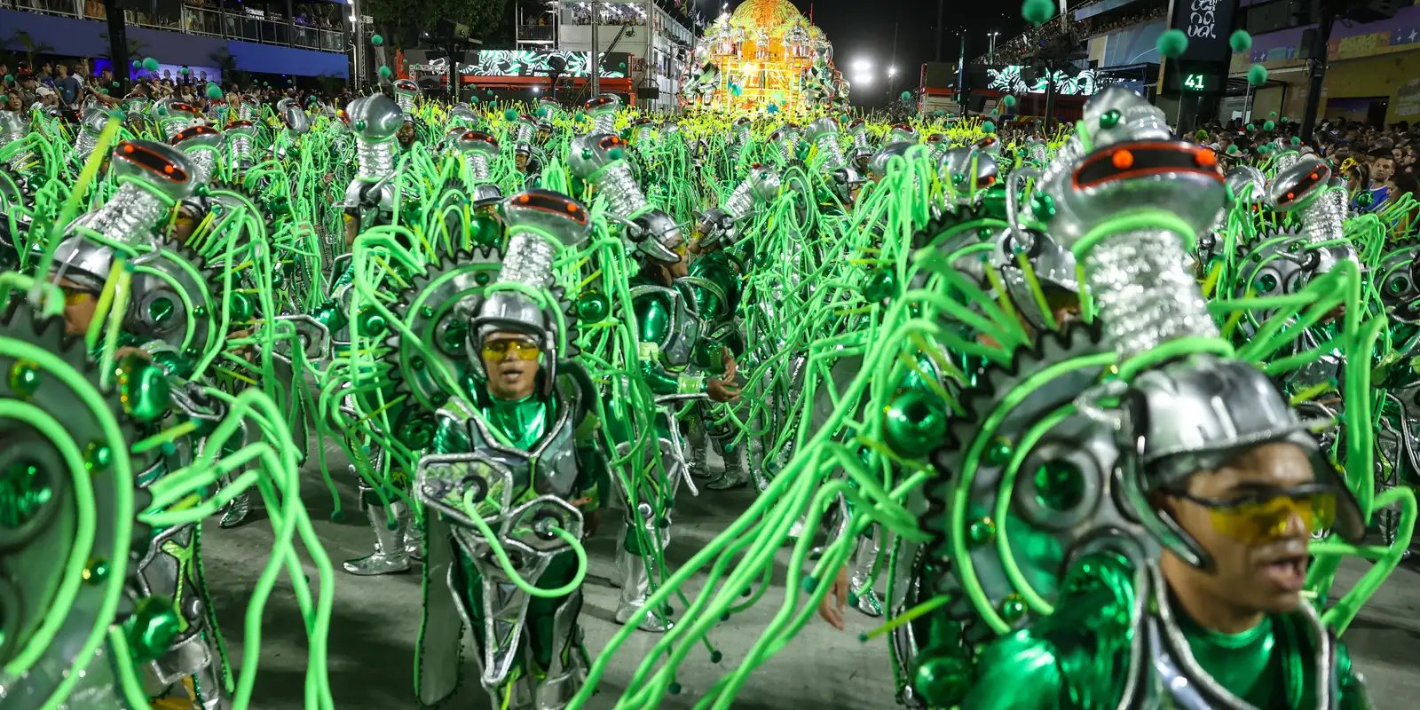 carnaval:-segundo-dia-do-grupo-especial-promete-sacudir-a-sapucai