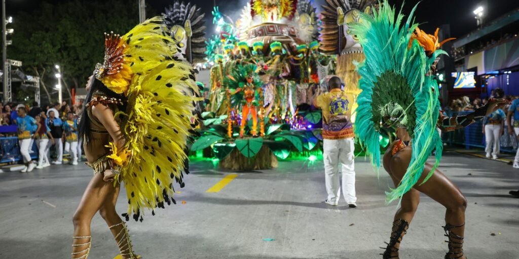 fecham-desfiles-no-rj:-tuiuti,-vila-isabel,-grande-rio-e-salgueiro