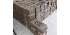 operacao-internacional-apreende-1,3-t-de-cocaina-em-alto-mar
