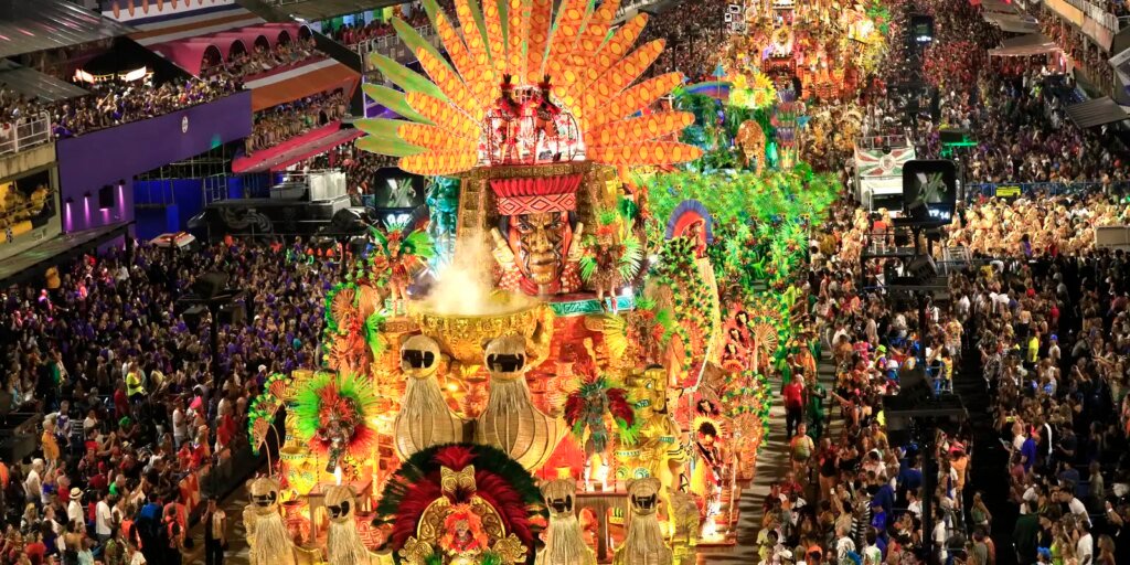 principio-de-incendio-atinge-barracao-da-grande-rio