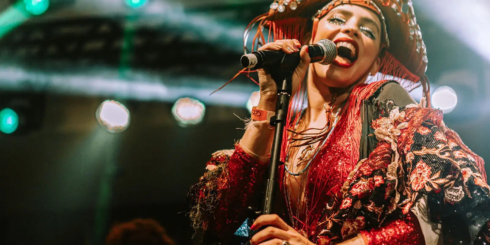 carnaval-de-olinda-tem-blocos-e-trocas-coloridas-pelo-centro-historico