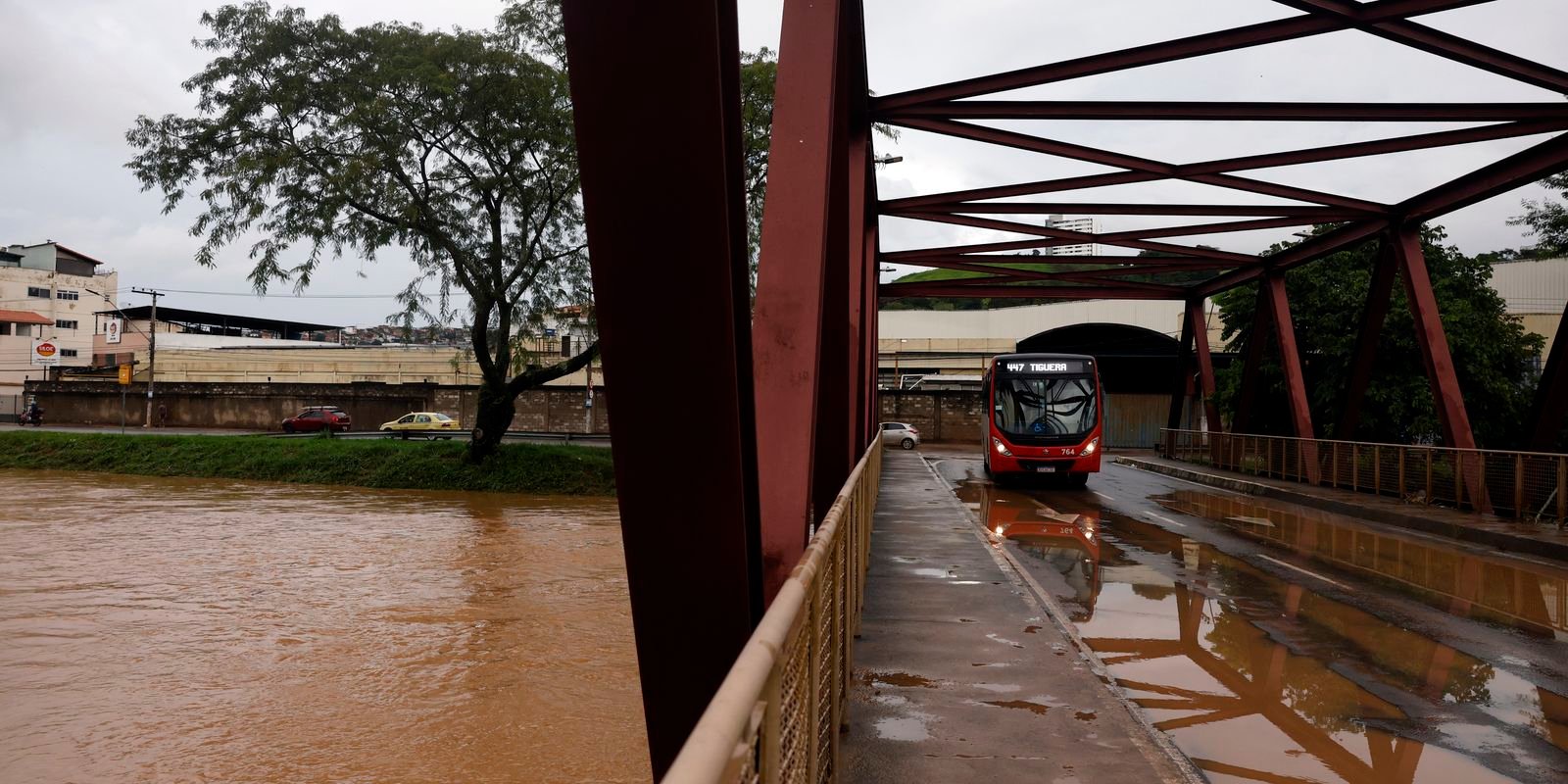 equipes-federais-reforcam-atendimento-a-afetados-por-chuva-em-mg